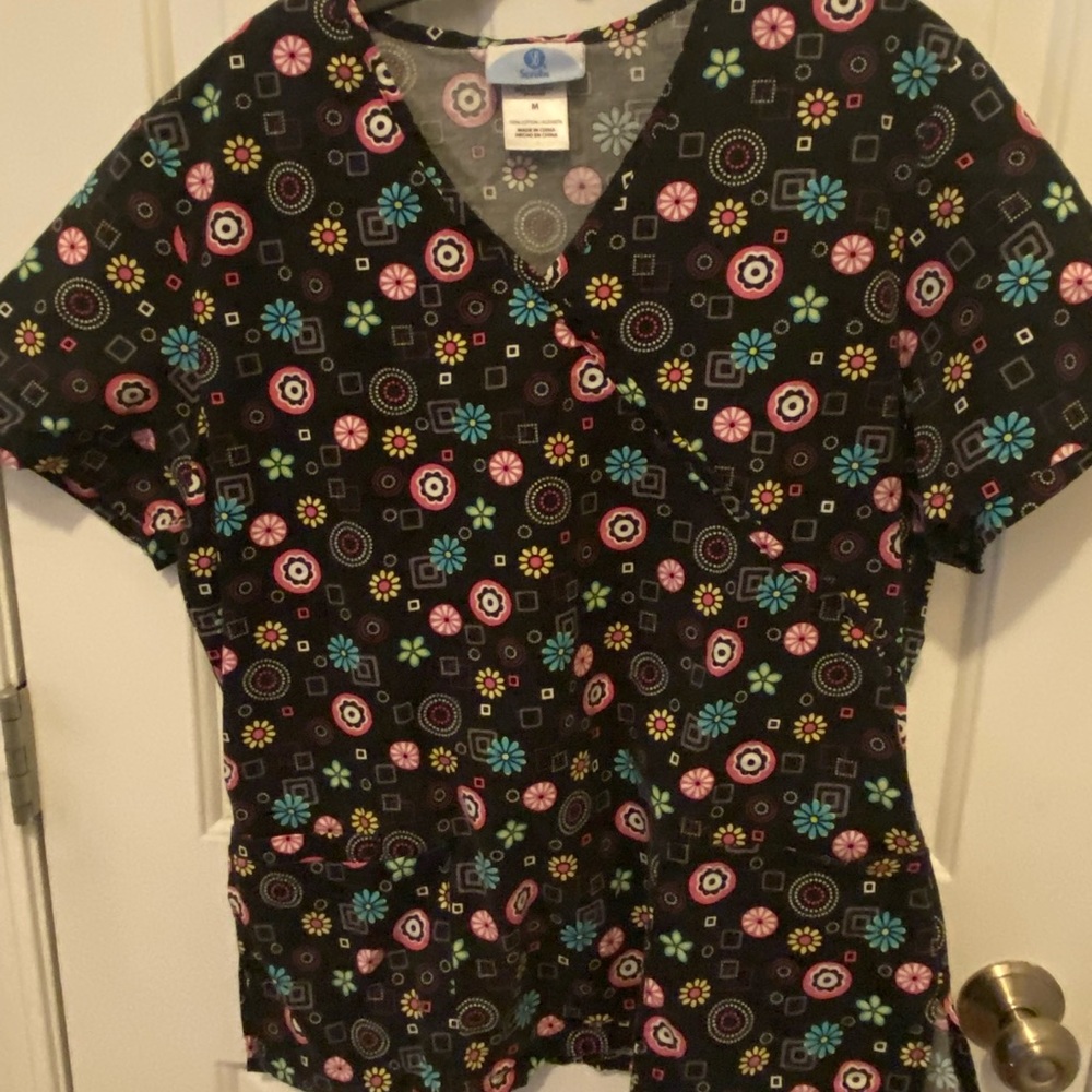 Medium woman’s scrub top